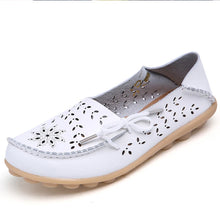 Load image into Gallery viewer, Flat Shoes Women Breathable Leather Loafers Women Casual Shoes Slip On Moccasins Zapatos Para Mujeres Comfortable Flats Female