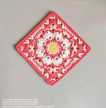 Load image into Gallery viewer, Hand-crocheted Small Daisy Coasters, Anti-scalding and Heat-insulating Cushions, Wool Coasters, Gifts for Girlfriends, Flower Slices in Large Quantities