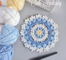 Load image into Gallery viewer, Hand-crocheted Small Daisy Coasters, Anti-scalding and Heat-insulating Cushions, Wool Coasters, Gifts for Girlfriends, Flower Slices in Large Quantities