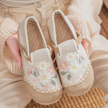 Load image into Gallery viewer, Elegant Embroidered Linen Shoes 2026 Spring New Cotton and Linen Shoes, Breathable and Comfortable Ethnic Style Women's Shoes