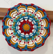 Load image into Gallery viewer, Hand-crocheted Small Daisy Coasters, Anti-scalding and Heat-insulating Cushions, Wool Coasters, Gifts for Girlfriends, Flower Slices in Large Quantities
