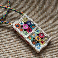 Load image into Gallery viewer, New Niche Design Shoulder Messenger Bag Colorful Raffia Hand-woven Mobile Phone Bag