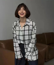 Load image into Gallery viewer, Oversized Plaid Shirt Autumn Winter Women Vintage Long Sleeve Fashion Loose Lapel Pocket Shirt Fit Blouse Korean Style