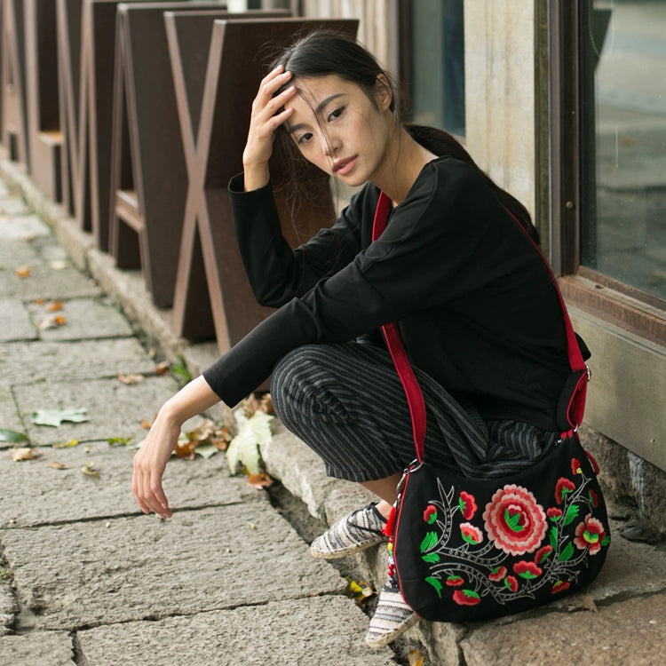 Clearance Single Shoulder Oblique Span Ethnic Minority Characteristics Canvas Embroidery Bag