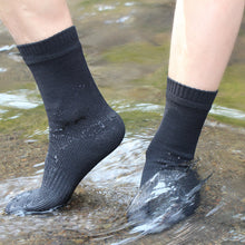 Load image into Gallery viewer, Waterproof Hiking Socks Waterproof Breathable Ski Socks Outdoor Warm Men and Women Waterproof Socks