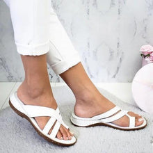 Load image into Gallery viewer, Summer comfortable flat bottom toe wearing sandals and slippers large size