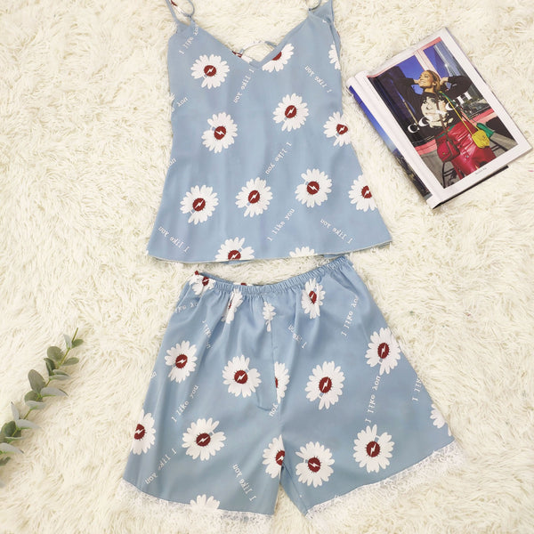 Summer ice silk suit sling shorts small daisy pajamas lovely fresh sweet two sets of home clothes pajamas
