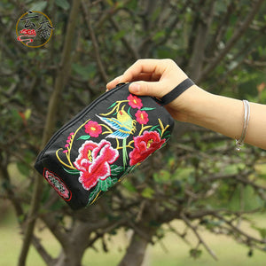 Yunnan ethnic style embroidery three zipper multi function women's change mobile phone bag to store make-up hand bag