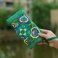 Load image into Gallery viewer, Yunnan Ethnic Embroidery Coin Purse Big Peony Women&#39;s Cloth Bag Clutch Bag