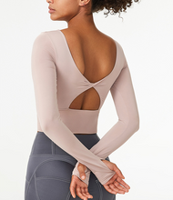 Load image into Gallery viewer, Autumn and winter seamless integrated yoga jacket with chest pad nude sports jacket yoga suit long sleeve