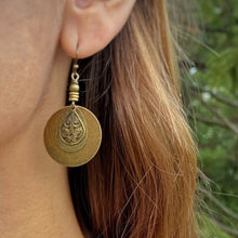 Load image into Gallery viewer, Bohemian vintage ethnic style cotton and linen women&#39;s assembly jewelry new old bronze circle carved earrings